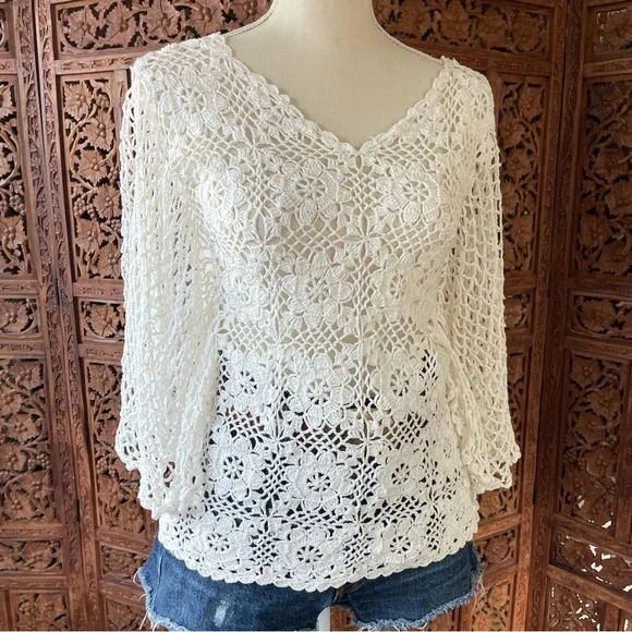 True Vintage White Boho Crochet Bell  Angel Sleeve Top - Picture 3 of 10